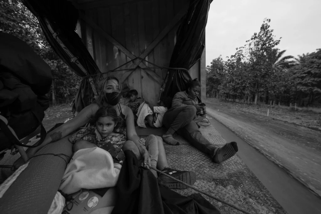 Fotograma de película Carmela y los Caminantes